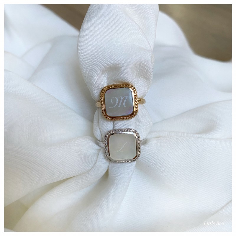 Bague chevalière nacre en argent personnalisable