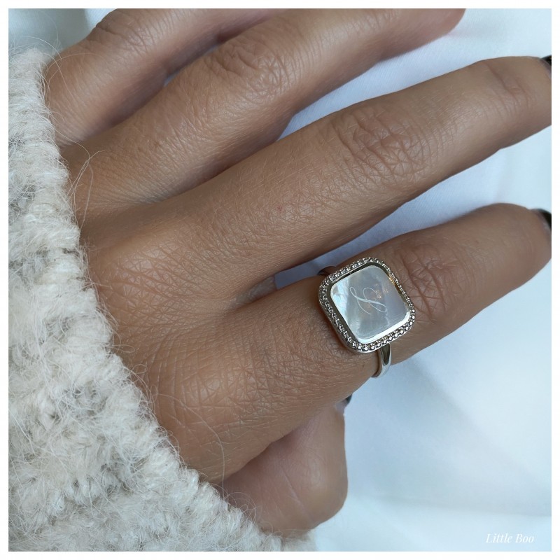 Bague chevalière nacre en argent personnalisable