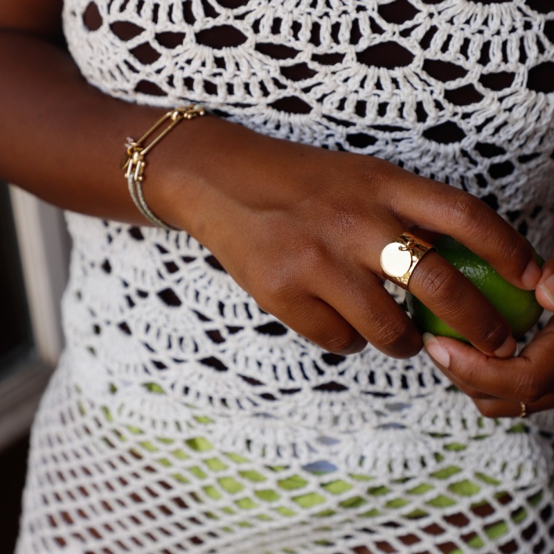 Bague martelée réglable et son médaillon or personnalisable